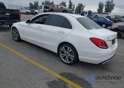 2020 Mercedes-Benz C 300 z USA, uszkodzony, nr VIN WDDWF8DB1LR528557